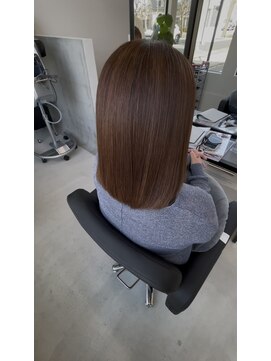 エン 久安(en.) モーブブラウンで上品見えする大人ストレート