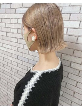 ミストプラス(MIST+) くすみブロンド×タイトな外ハネボブ