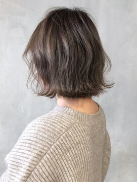 アルバム 新宿(ALBUM SHINJUKU) ミルクティーベージュボブ_外ハネボブアッシュブラウン_ba261902