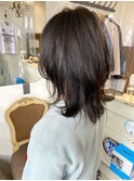 大人気髪型くびれレイヤーウルフミディアム30代40代ヘア丸顔面長