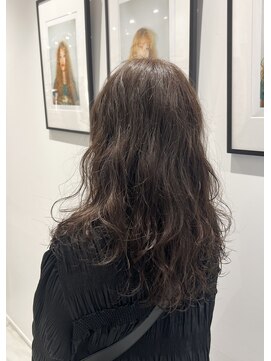 シアン 矢場町店(CYAN.) たっぷりレイヤーの入った大きめウェーブパーマ～~