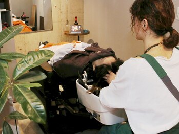 スクワットハウス(SQUAT HOUSE)の写真/最先端のシャンプー台を使った施術をご体験ください♪