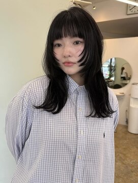 ユー(yew) 顔周りレイヤー/顔周りカット/ロングレイヤー/透明感カラー