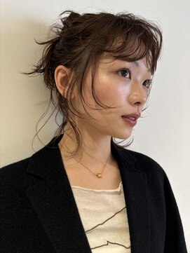 ざっくり束ねたアンニュイスタイル