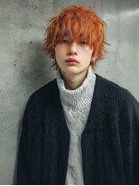 ネハス 栄(nehus.)&nbsp;MEN’S HAIR/サーフカール/刈り上げセンターパート/ブリーチ