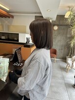 ショートヘア ハーフアンドハーフ(HALF AND HALF) サイドレイヤーボブ
