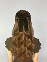 ヒュミ(hymy) ゆるふわ/参列ヘア/お呼ばれヘア/ハーフアップ/結婚式ヘアメ