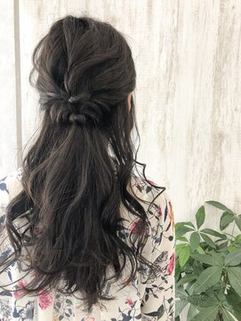 エストレーラ(estrela) 『estrela』大人ハーフアップローポニーテール