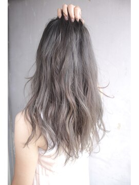 ティティ(TiTi) ミルクベージュグラデーションカラー[TiTi_栗林れい]