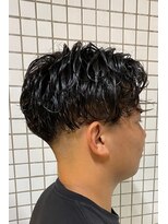 エヌドットバーバー ヒロオ(N.BARBER HIROO) フェード×センターパートパーマ<広尾><フェード><理容室>