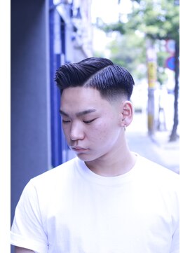 タフ バーバーショップ(TOUGH BARBER SHOP) サイドパート