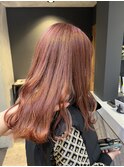 ピンクベージュ