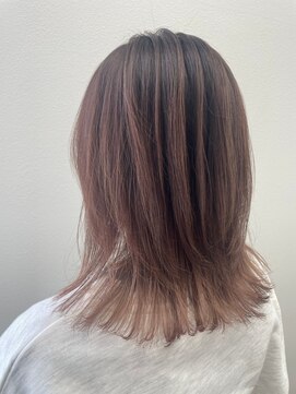 プランタン(Printemps) 大人可愛いバレイヤージュピンクベージュ×レイヤーカットミディ