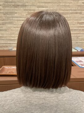 アミカ シーモール店(Amica) 切りっぱなしボブ