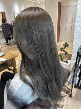 アマレット(Amaretto) 【オリーブグレージュ×ゆる巻ロング】