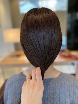 フロア(FLOOR) つやつやブラウンベージュ/切りっぱなしボブ