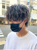 ハイライトツイストパーマアップバング短髪メッシュ
