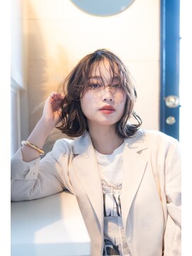 白髪ぼかしニュアンスボブ