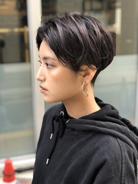 ヴィレッタ(VIRETTA) ダークパープル×刈り上げショート『丸みショート』