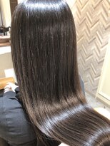 トゥーリ 筑紫野店(tuuli)&nbsp;tuuli 美髪 艶髪 スタイル / 八谷昌直