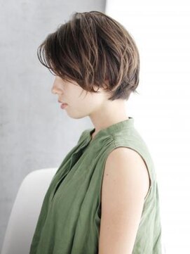 ナル 白山神社参道通り店(nalu) 透け感かきあげバングのショートスタイル