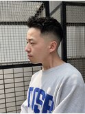 スキンフェードカットアップバングメンズスタイル