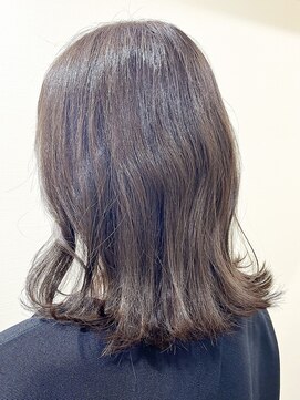 ベルポ(Bellpo) ＊大人の外ハネミディアム/グレージュカラー＊