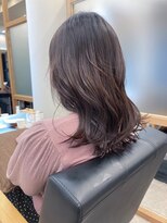 リュクスバトーバイトリコ 船橋南口店(Luxe BATEAU by tricot) マロンベージュミディ/20代30代40代