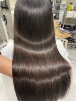 シャウルデッサントウキョウ 表参道(CHARLES DESSIN Tokyo)&nbsp;絹髪ストレート