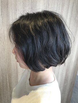 イコ(ICO) 上品！グラデーションショートボブ！