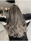 グレージュ シャドウルーツカラー ロング