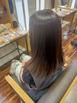 サク(SAKU) 外ハネスタイル