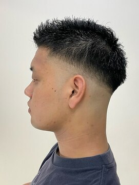 アルフラン(al franc) ストリートで力強いスキンフェード