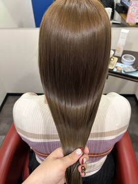 ベルポ(Bellpo) ワンカラーでも出来る!柔らかベージュカラー#髪質改善#レイヤー