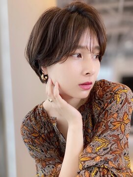 ワンバイジエクト 梅田 似合わせショート◇丸みショートボブ/くすみベージュカラー