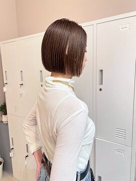 ヒビヲ(HIBIO) 切りっぱなしボブショートボブタッセルボブ縮毛矯正ストレート