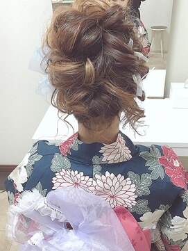 ヘアーアンドメイク トミー(Hair&Make Tommy) 高めふわふわアップ