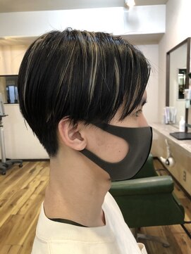 エアーベリー(AIR BERRY) マッシュ系ハイライトセンターパートスタイル