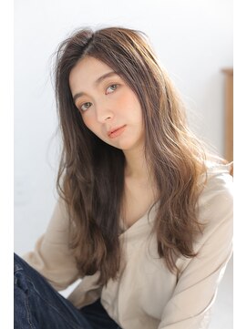 ジーナ 流山おおたかの森(Zina) フォギーベージュ×ゆるウェーブ【Zina　大越香苗】