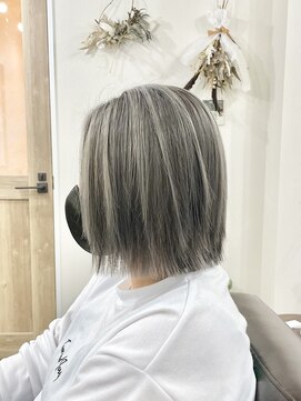 ホンネ(honne.) シルバーグレイ×ブリーチ