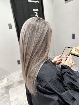 スイ(Suy') ライトルーツバレイヤージュ