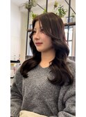 韓国レイヤー×アッシュグレイ×小顔顔まわりカット×コテ巻き