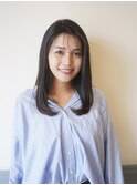 オフィスカジュアルなワンカールスタイル