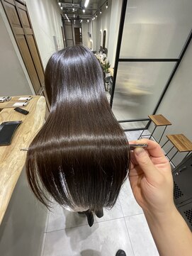 フェリア 松山(Feria) 【Feria松山】白石のミラーカラー☆