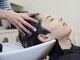 フィオーレヘアミューズ(FIORE hair muse)の写真/大人気のヘッドスパ！疲れた頭をほぐし、癒しの世界へ導きます＊普段落とせない汚れを落とし健やかな頭皮へ