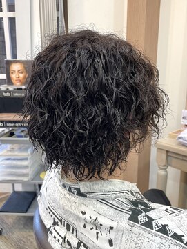 アルターリール(aL ter Rire) スパイキーショート/ブルーブラック/フェザーパーマ/中村郁未