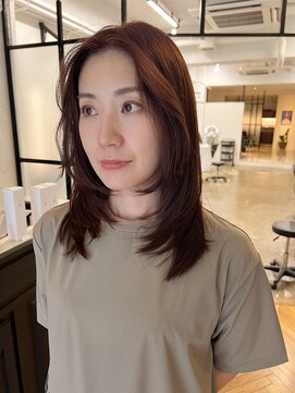 ジリ(JILI) 大人女子オレンジブラウン×レイヤーカット▽福永