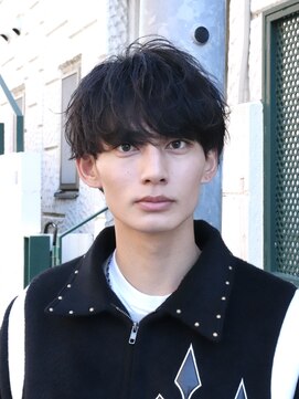 エース(ACES) 緩めシャドウパーマ×マッシュ×黒髪