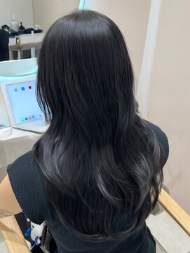 アリア イースト バイ エクラート 新宿東口店(ARiA east byECLART) 韓国風レイヤーカット×ブルーブラック