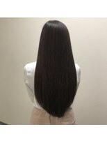 ウイバイファースト(u'i by first) カットはロングワンレンスタイル カラーはツヤツヤブラウン 美髪